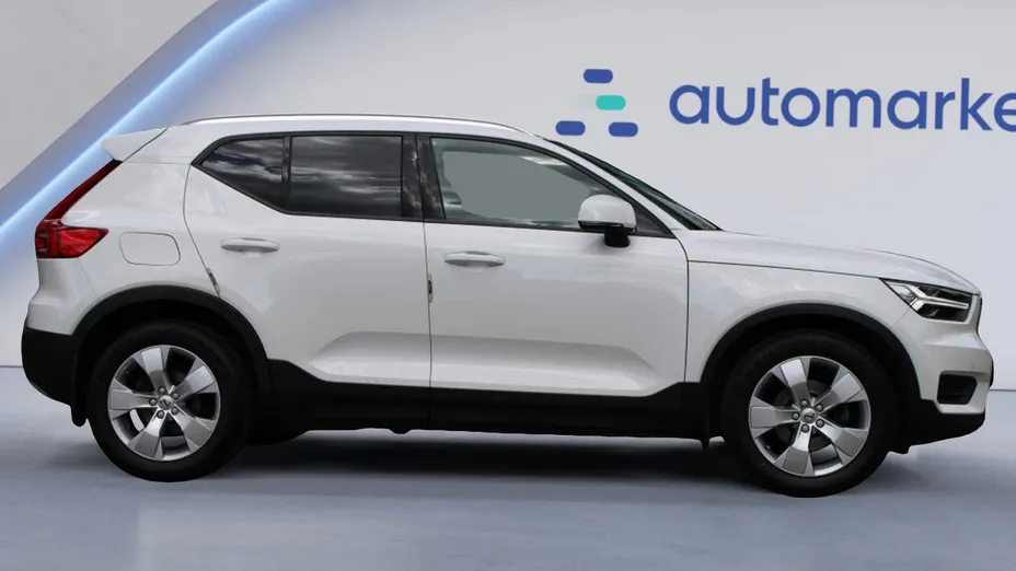 VOLVO XC40 XC40 T3 Momentum