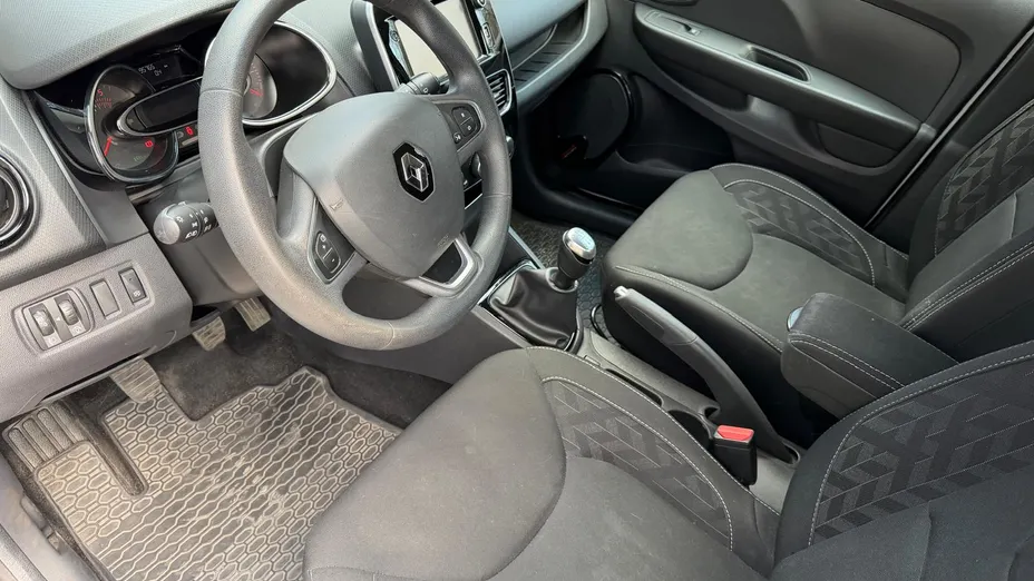 RENAULT Clio -