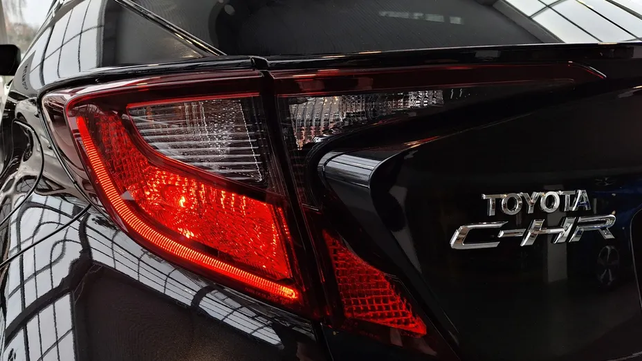 TOYOTA C-HR C-HR 2.0 Hybrid Style