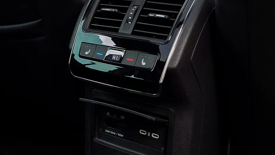 SKODA Superb Superb 2.0 TDI SCR Sportline DSG