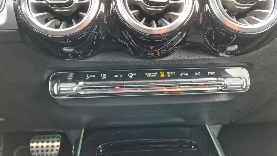 MERCEDES-BENZ GLB GLB 200 7G-DCT