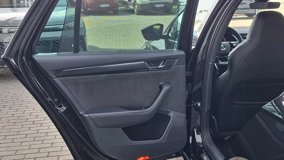 SKODA Superb Superb 2.0 TDI SCR 4x4 Sportline DSG