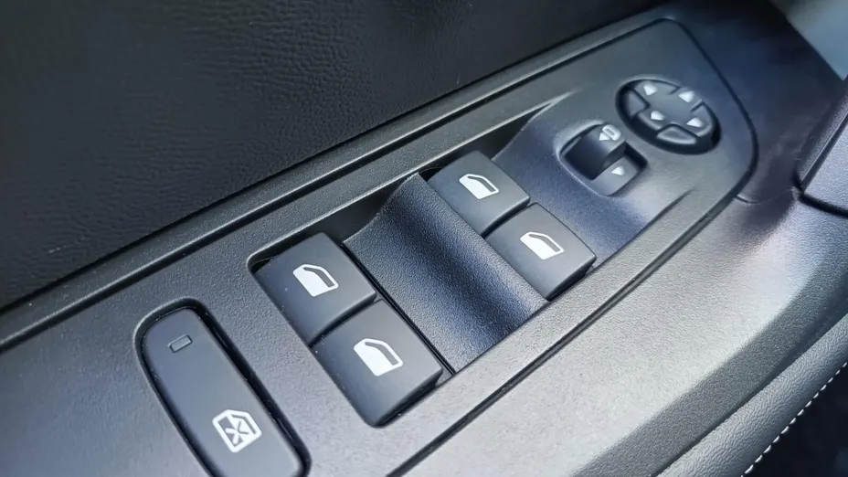 PEUGEOT 2008 2008 PureTech 130 Allure S&S EAT8