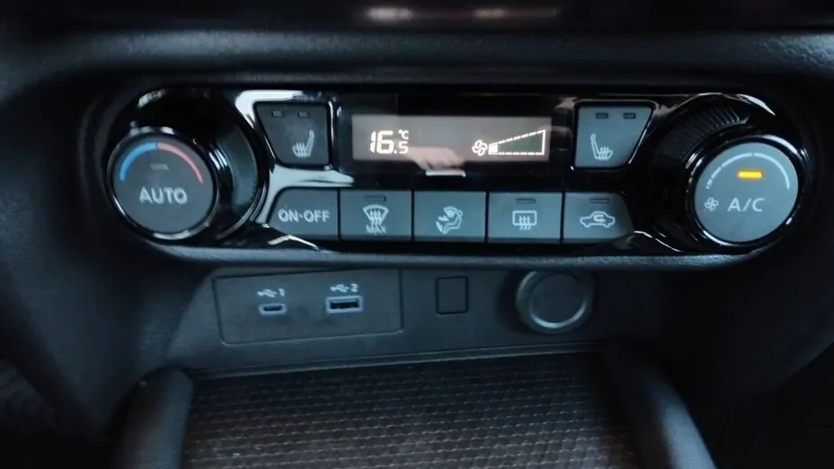 NISSAN Juke Juke 1.0 DIG-T N-Connecta DCT