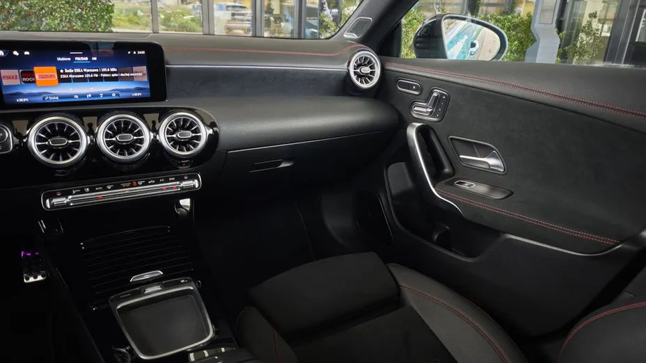 MERCEDES-BENZ CLA CLA 220 mHEV 4-Matic AMG Line 8G-DCT