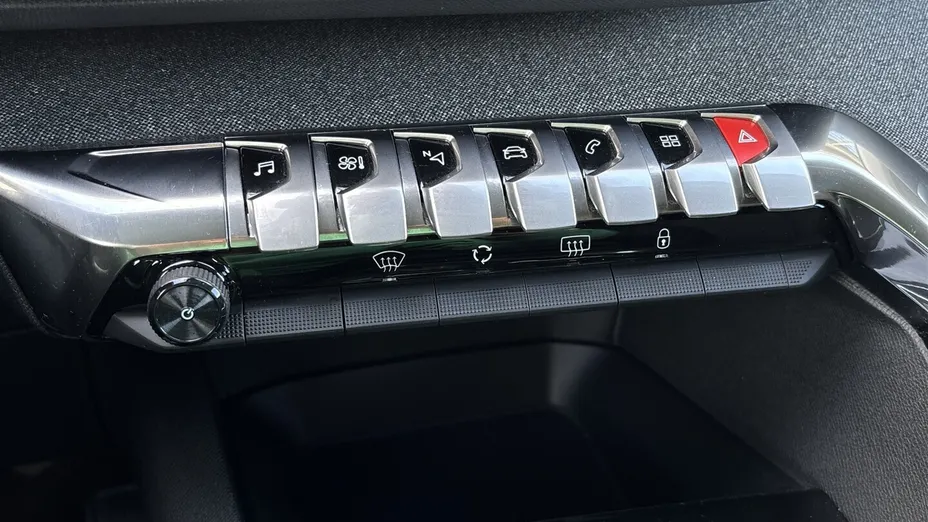PEUGEOT 3008 3008 1.2 PureTech Allure Pack S&S EAT8