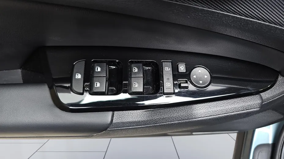 KIA Sportage Sportage 1.6 T-GDI HEV Business Line 4WD aut