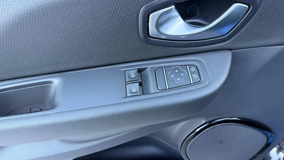 RENAULT Clio -