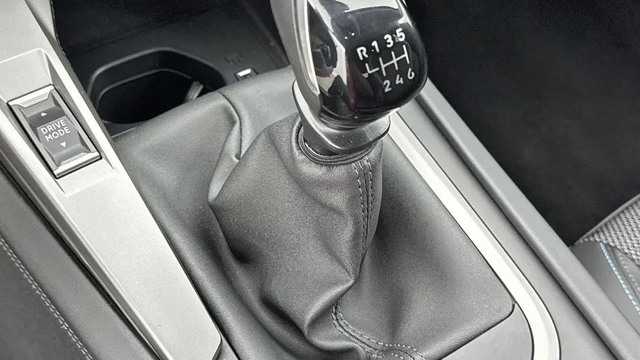 PEUGEOT 308 -