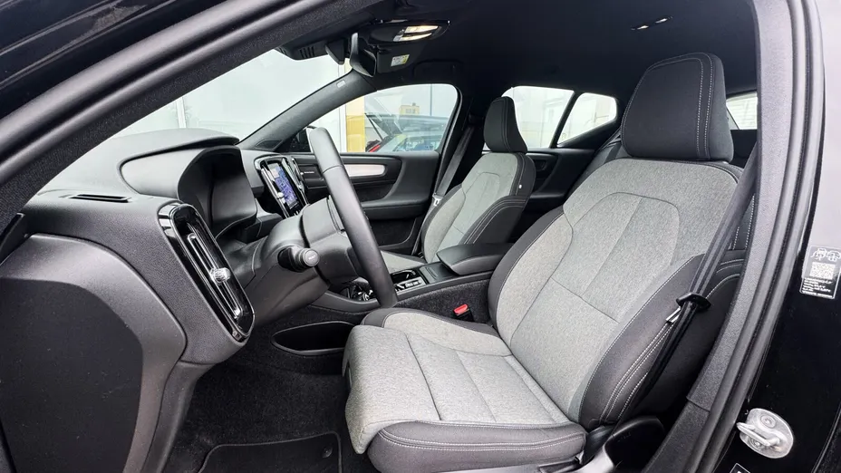VOLVO XC40 XC40 B3 Plus Dark aut
