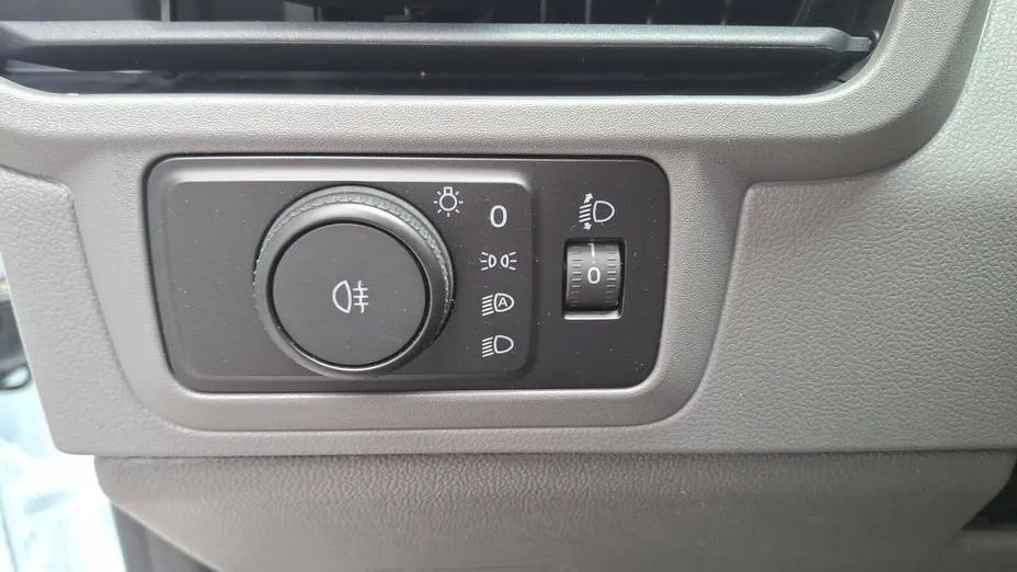 VOLKSWAGEN Transporter Transporter Kombi TDI L2H1 M1 Nowy