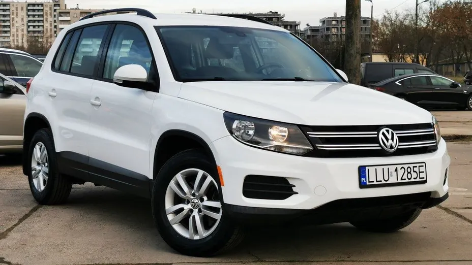 VOLKSWAGEN Tiguan -