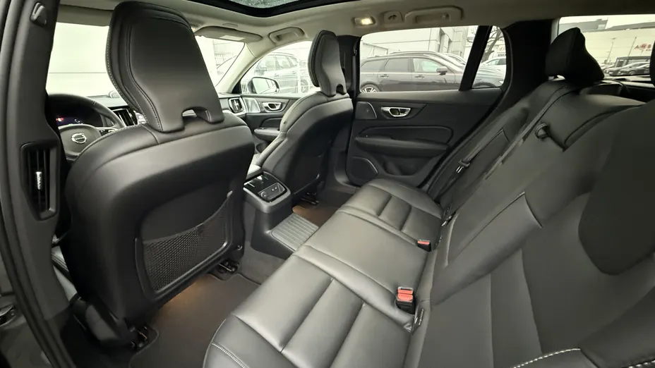 VOLVO V60 V60 T8 AWD Plug-In Hybrid Ultra Dark aut