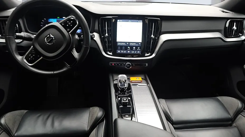 VOLVO V60 V60 CC Plus B5 B AWD aut