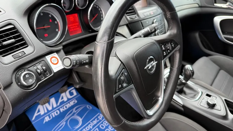 OPEL Insignia -