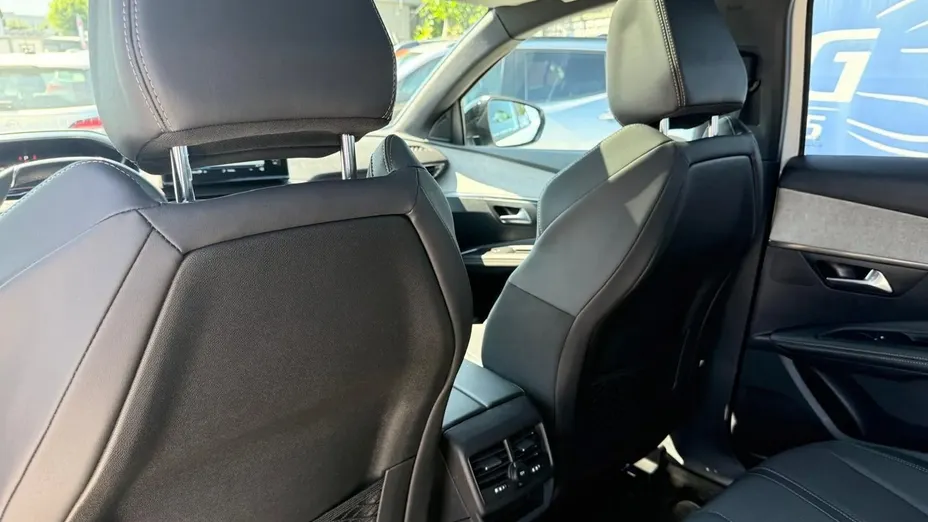 PEUGEOT 3008 -