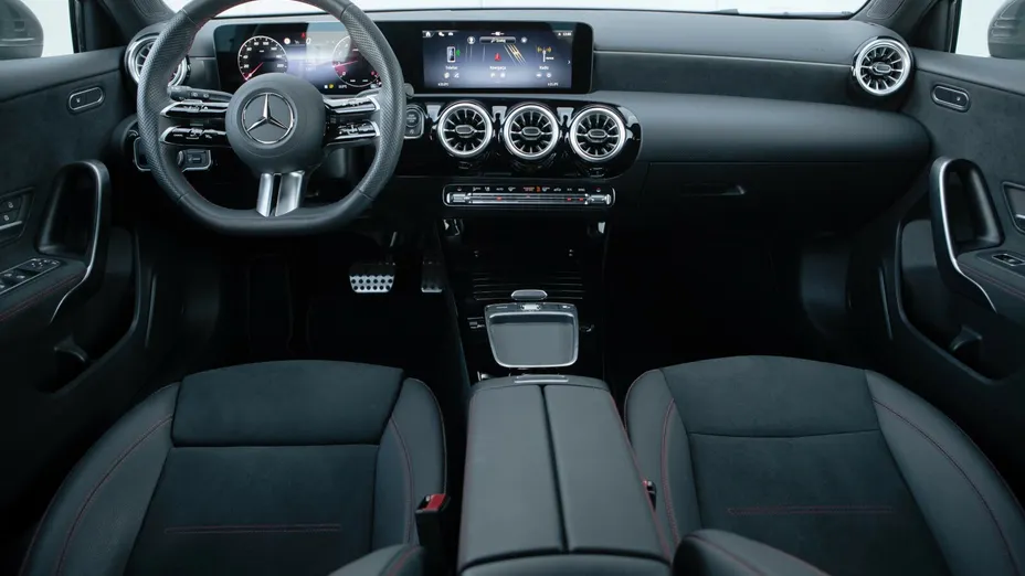 MERCEDES-BENZ A Klasa A 200 AMG Line 7G-DCT