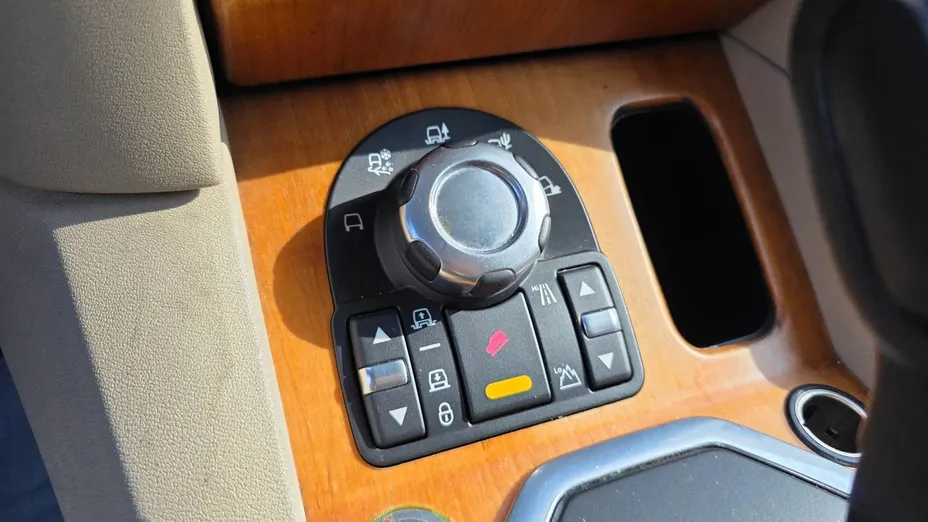 LAND ROVER Discovery -