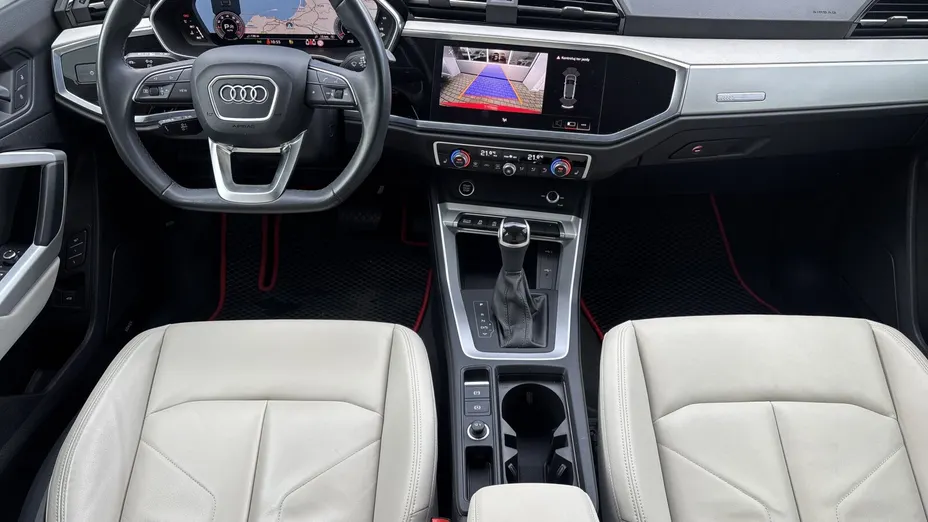AUDI Q3 Sportback -