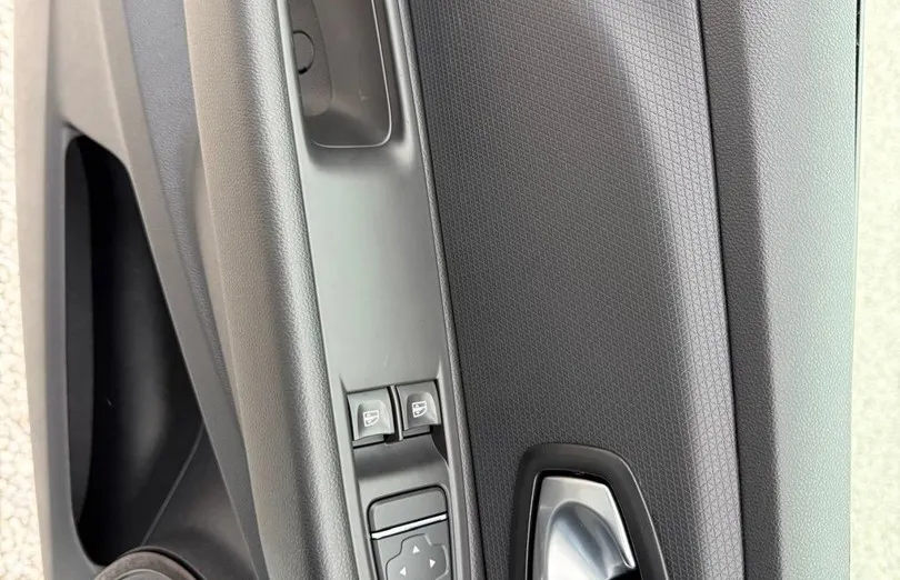 RENAULT Clio -