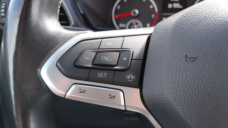 VOLKSWAGEN T-Cross -