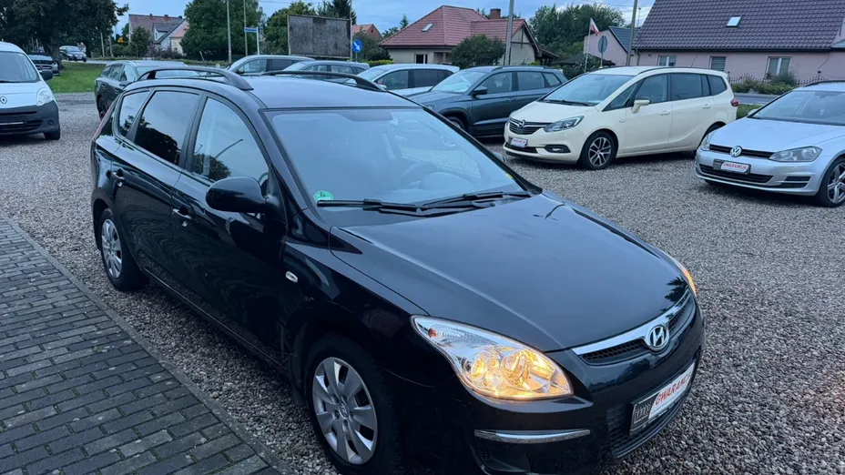 HYUNDAI i30 -