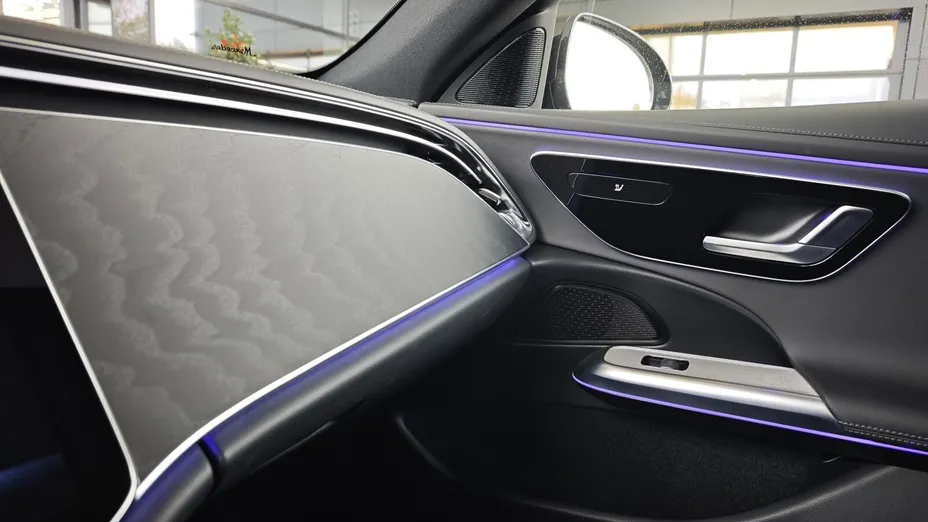 MERCEDES-BENZ E Klasa E 220 d mHEV 4-Matic AMG 9G-Tronic