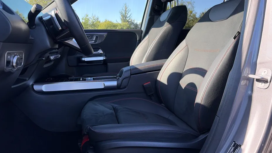MERCEDES-BENZ GLB GLB 200 mHEV AMG Line 7G-DCT