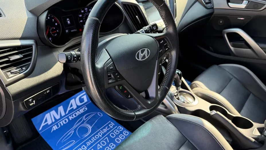 HYUNDAI Veloster -