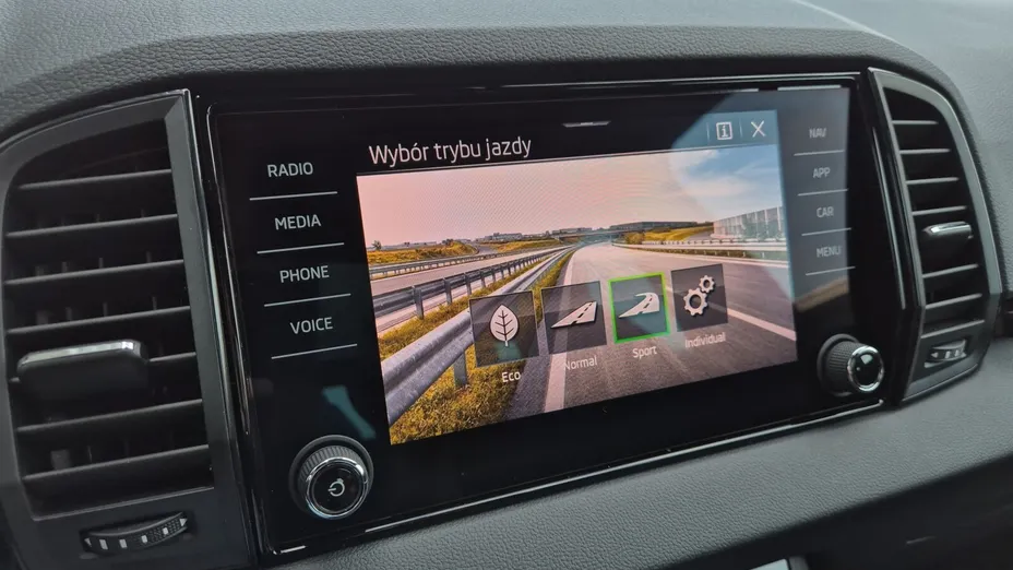 SKODA Karoq Karoq 1.5 TSI ACT Sportline DSG Nowy