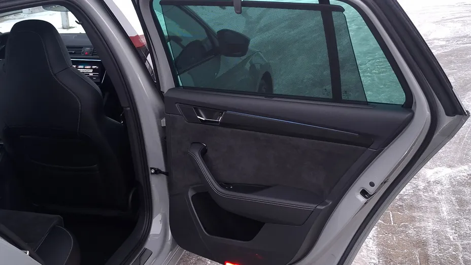 SKODA Superb Superb 2.0 TDI SCR Sportline DSG