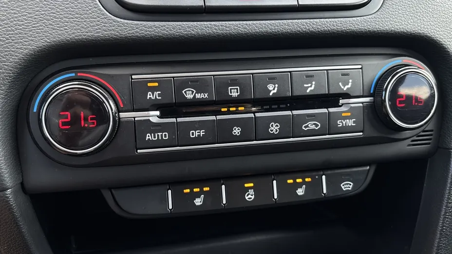 KIA Cee'd Ceed 1.5 T-GDI Business Line DCT