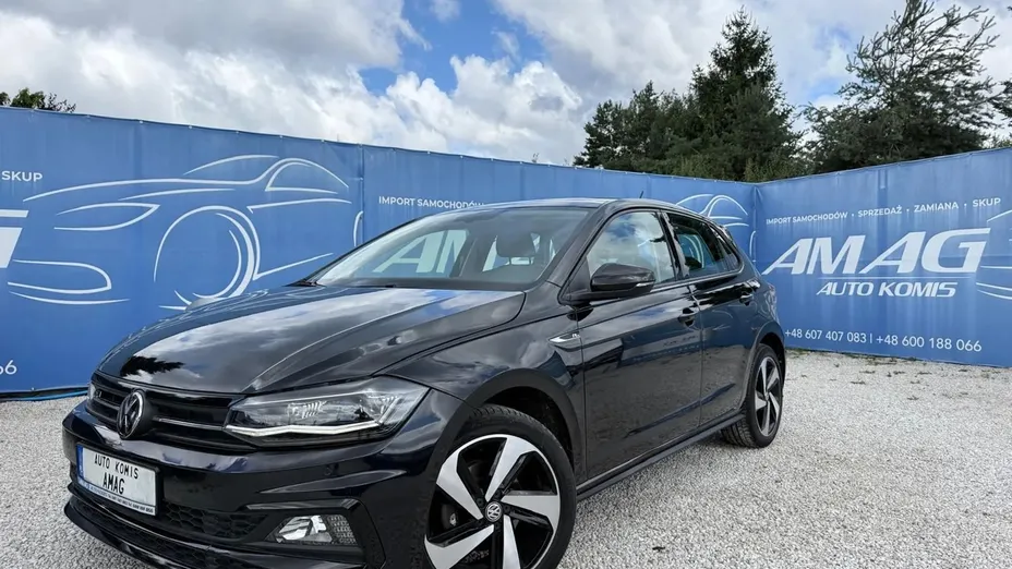 VOLKSWAGEN Polo -