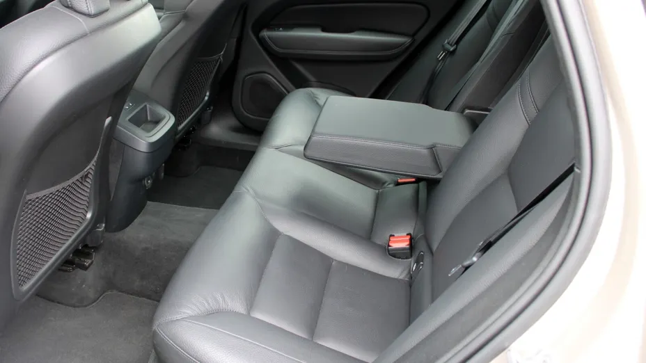 VOLVO XC60 XC60 B4 D AWD Plus Dark aut