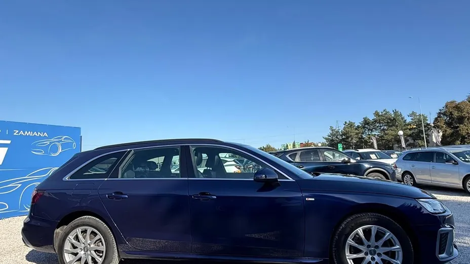 AUDI A4 -