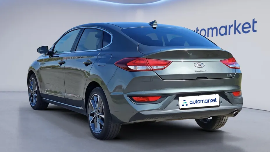 HYUNDAI i30 i30 Fastback 1.5 T-GDI 48V Smart DCT