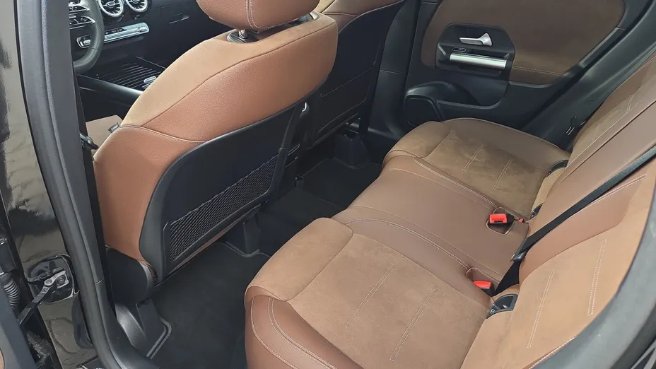 MERCEDES-BENZ GLA GLA 200 mHEV AMG Line 7G-DCT