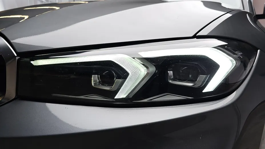 BMW Seria 3 330i xDrive aut