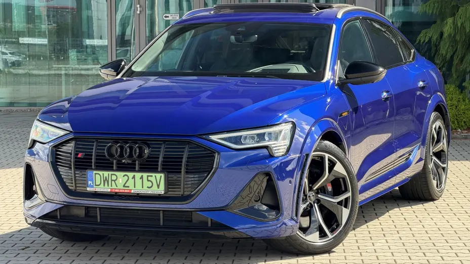 AUDI e-tron Sportback -