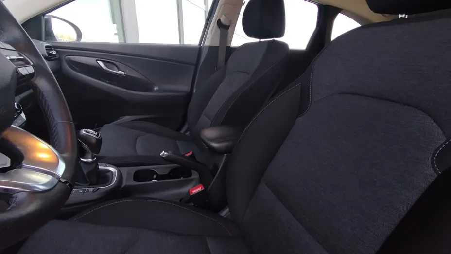 HYUNDAI i30 i30 1.5 T-GDI 48V Smart