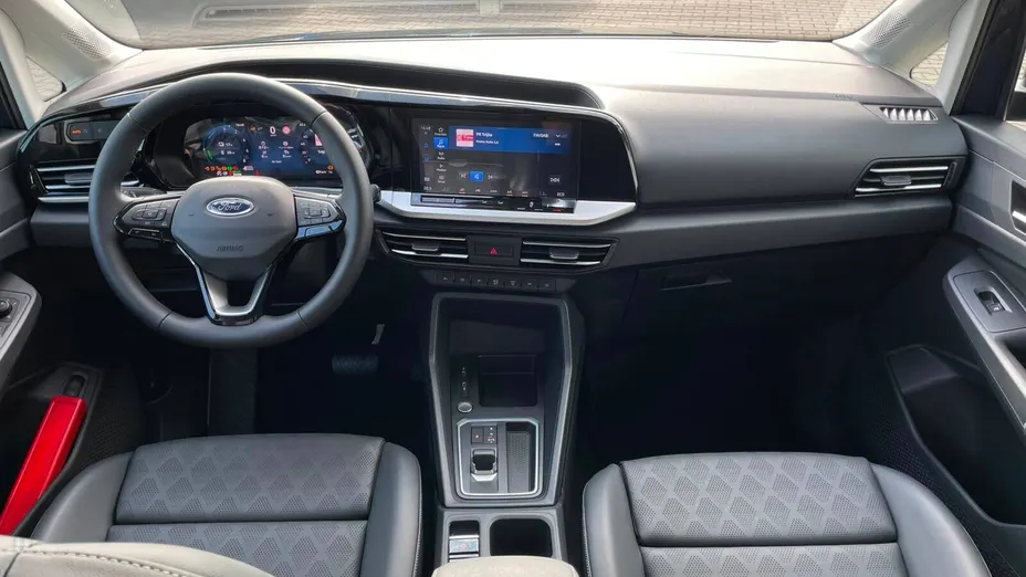 FORD Tourneo Connect Grand Tourneo Connect 1.5 PHEV Titanium aut Nowy