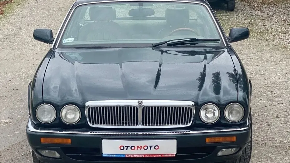 JAGUAR XJ -