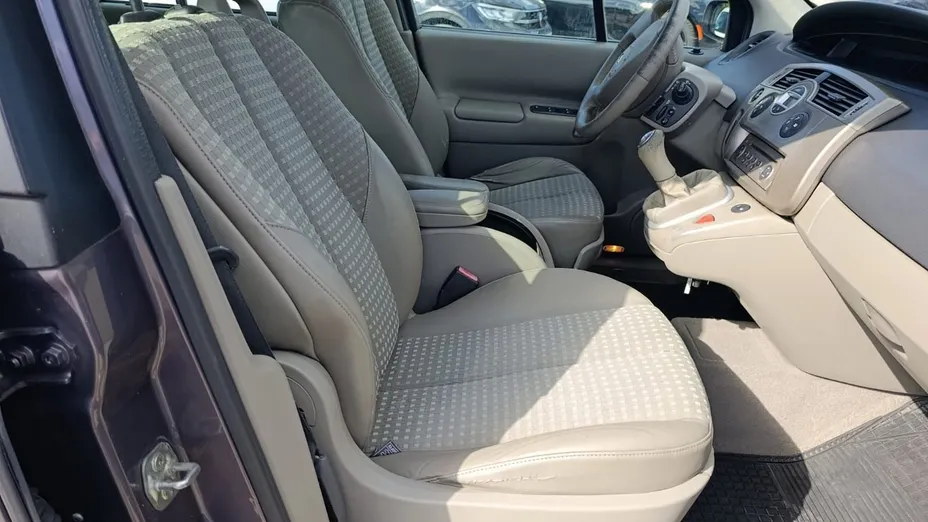 RENAULT Scenic -