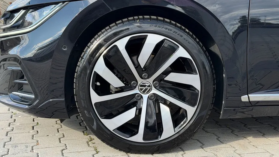 VOLKSWAGEN Arteon -