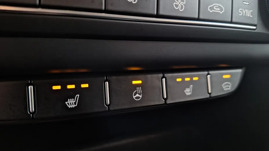 KIA Cee'd Ceed 1.4 T-GDI L Business Line DCT