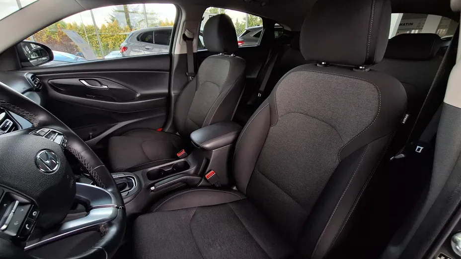 HYUNDAI i30 i30 Fastback 1.5 T-GDI 48V Smart DCT