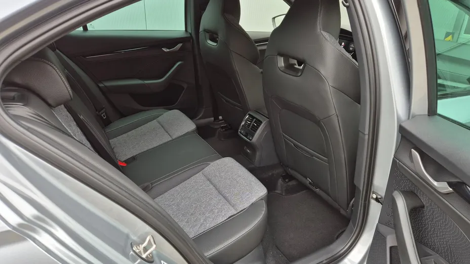 SKODA Octavia Octavia 1.5 TSI mHEV Sportline DSG