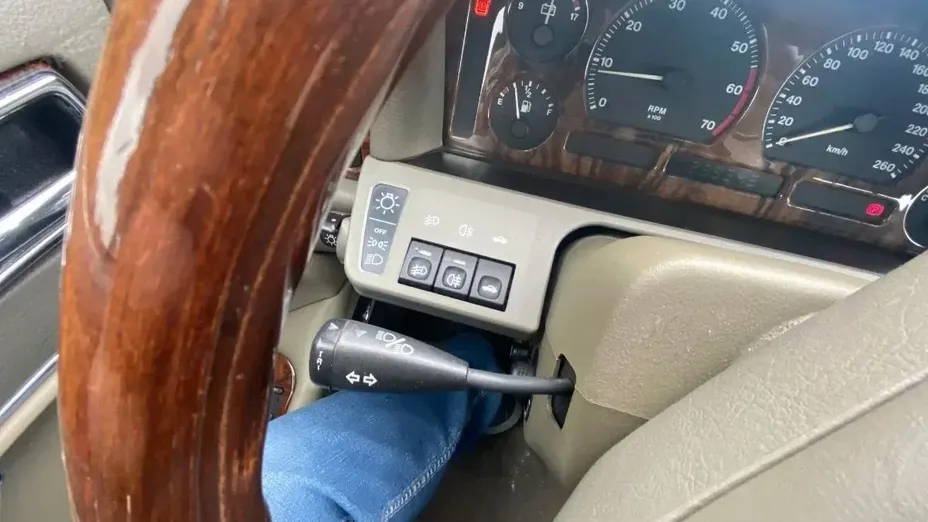 JAGUAR XJ -