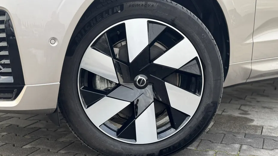 VOLVO XC60 XC60 T6 Plug-In Hybrid AWD Ultra Dark aut