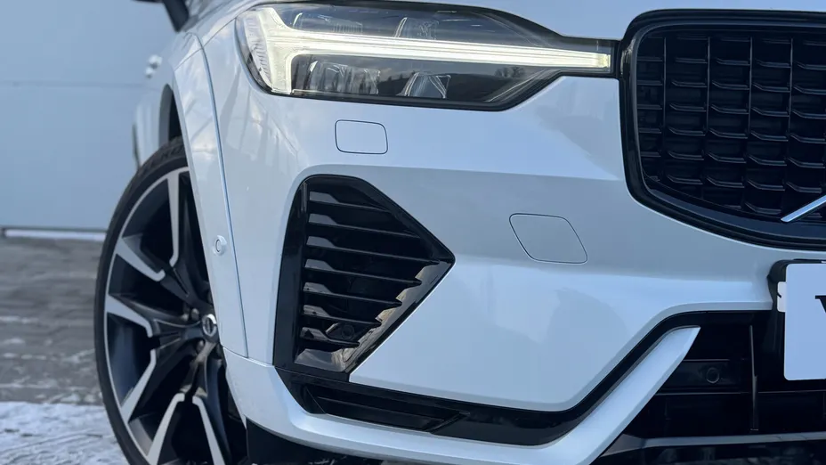 VOLVO XC60 XC60 T8 Plug-In Hybrid AWD Ultra Dark aut